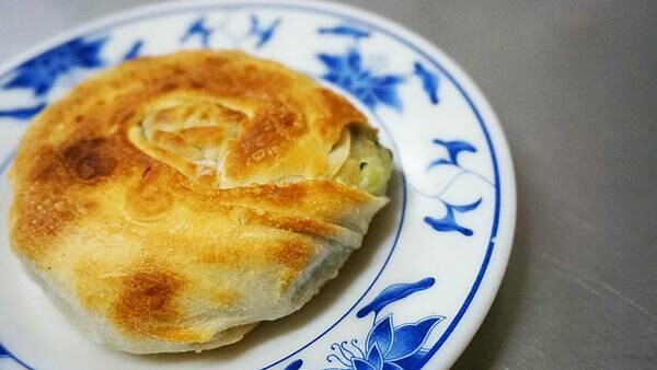基隆今日早點蔥油餅，寶藏美食免排隊 。