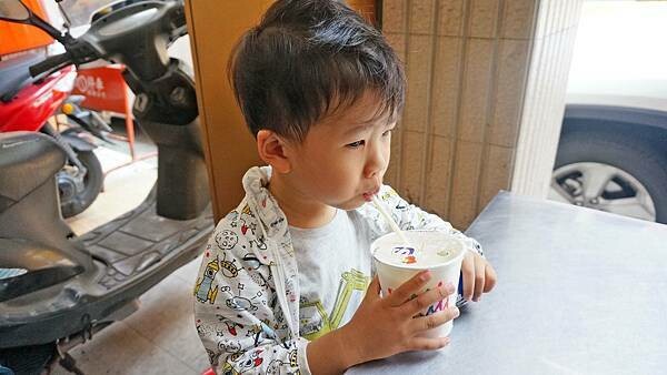 基隆今日早點蔥油餅，寶藏美食免排隊 。