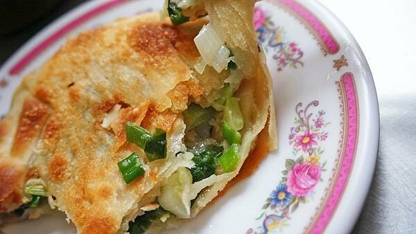 基隆今日早點蔥油餅，寶藏美食免排隊 。