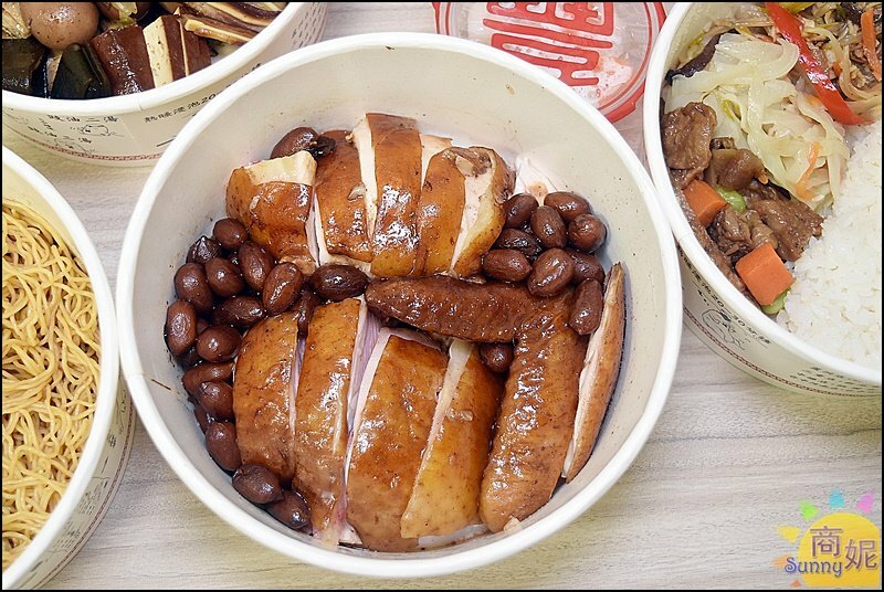 豐雞號。最高日銷300隻!港式油雞廣東滷味神好吃.免費藥膳雞湯更加分.道地港味大人小孩都愛-商妮吃喝遊樂