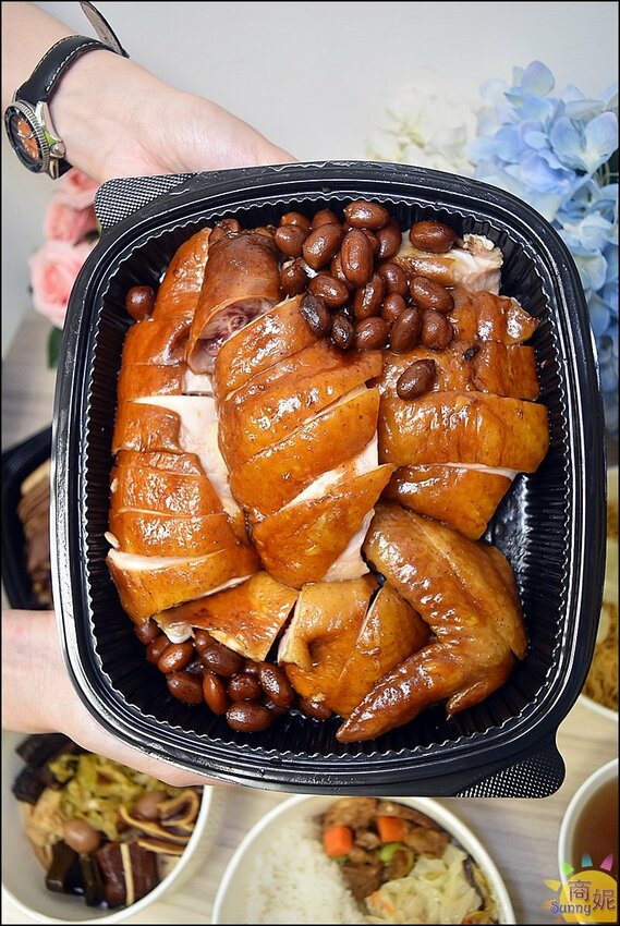 豐雞號。最高日銷300隻!港式油雞廣東滷味神好吃.免費藥膳雞湯更加分.道地港味大人小孩都愛-商妮吃喝遊樂