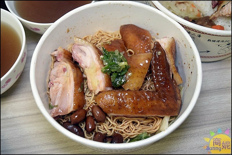 豐雞號。最高日銷300隻!港式油雞廣東滷味神好吃.免費藥膳雞湯更加分.道地港味大人小孩都愛-商妮吃喝遊樂