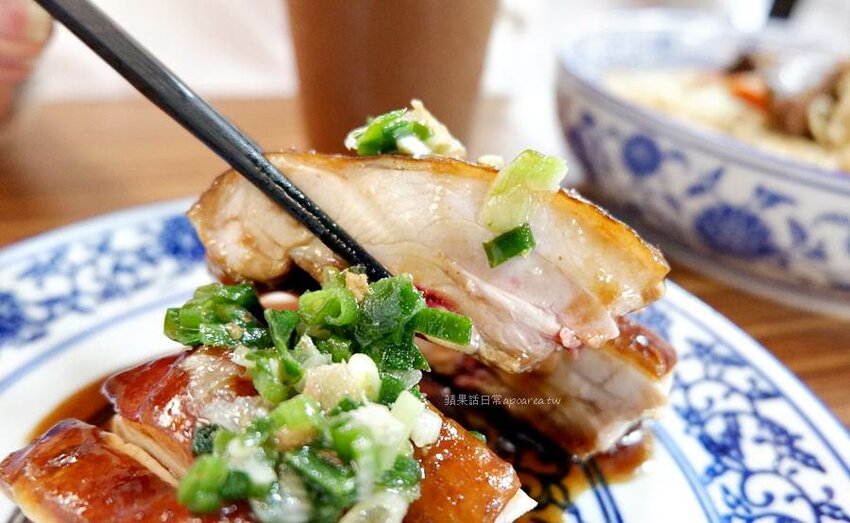 豐雞號河南店。獨家紹興醉蝦、滷排飯,專賣港式油雞、廣式滷味,藥膳雞湯免費喝到飽,近逢甲商圈及七期新光遠百 - 🍎 蘋果話日常🍎