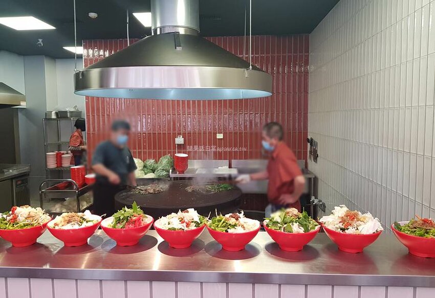 豐雞號河南店。獨家紹興醉蝦、滷排飯,專賣港式油雞、廣式滷味,藥膳雞湯免費喝到飽,近逢甲商圈及七期新光遠百 - 🍎 蘋果話日常🍎