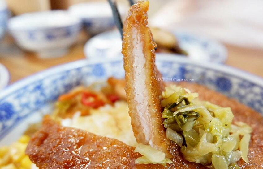 豐雞號河南店。獨家紹興醉蝦、滷排飯,專賣港式油雞、廣式滷味,藥膳雞湯免費喝到飽,近逢甲商圈及七期新光遠百 - 🍎 蘋果話日常🍎