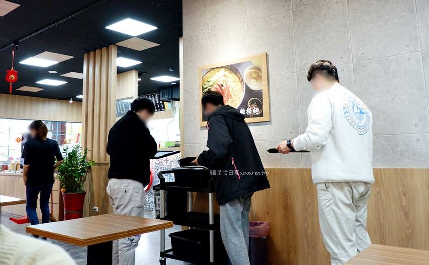 豐雞號河南店。獨家紹興醉蝦、滷排飯,專賣港式油雞、廣式滷味,藥膳雞湯免費喝到飽,近逢甲商圈及七期新光遠百 - 🍎 蘋果話日常🍎