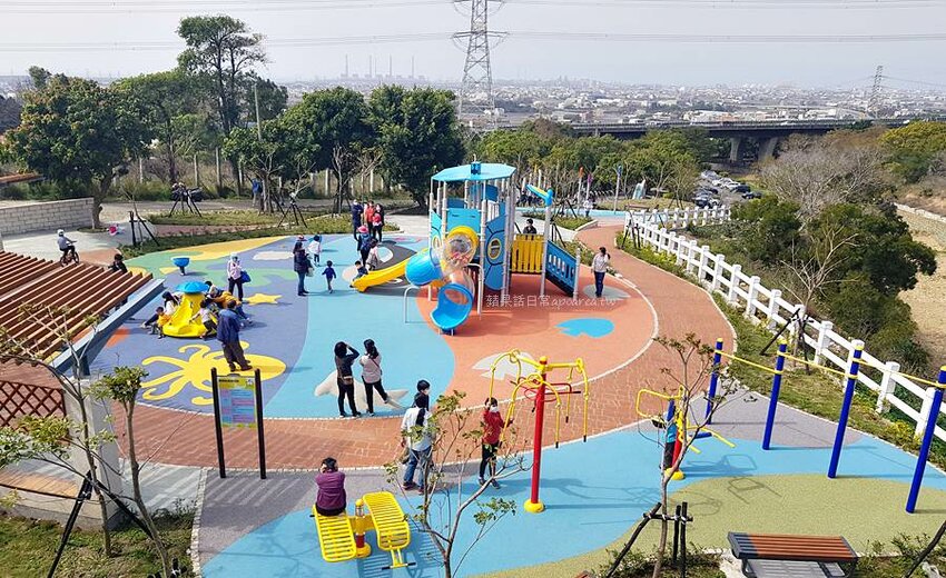 豐雞號河南店。獨家紹興醉蝦、滷排飯,專賣港式油雞、廣式滷味,藥膳雞湯免費喝到飽,近逢甲商圈及七期新光遠百 - 🍎 蘋果話日常🍎