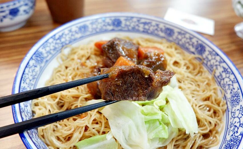 豐雞號河南店。獨家紹興醉蝦、滷排飯,專賣港式油雞、廣式滷味,藥膳雞湯免費喝到飽,近逢甲商圈及七期新光遠百 - 🍎 蘋果話日常🍎