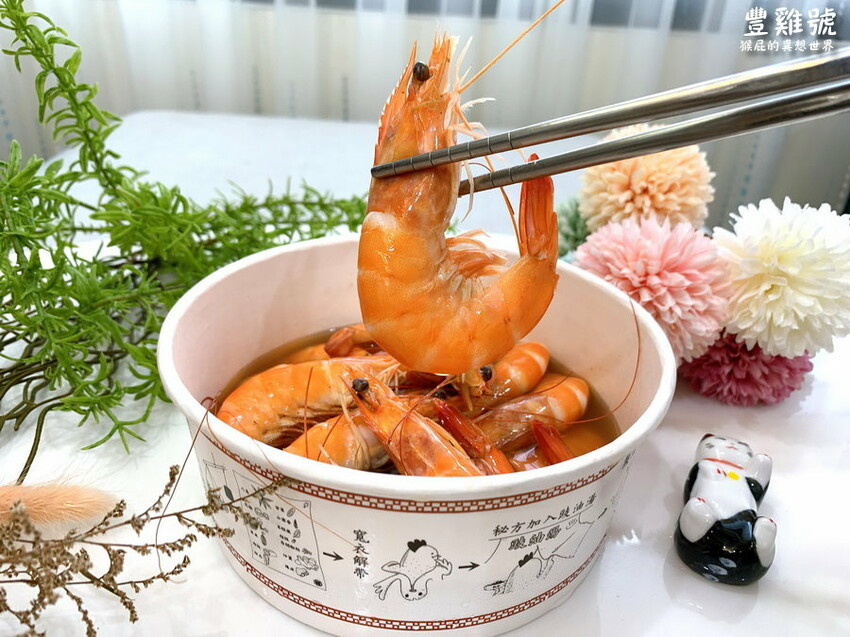 台中便當推薦,必點港式油雞、牛肉撈麵超好吃,免費藥膳雞湯喝到飽,獨家紹興醉蝦、排骨飯只有河南店有