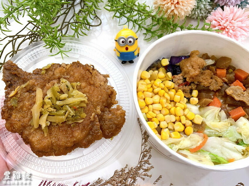 台中便當推薦,必點港式油雞、牛肉撈麵超好吃,免費藥膳雞湯喝到飽,獨家紹興醉蝦、排骨飯只有河南店有