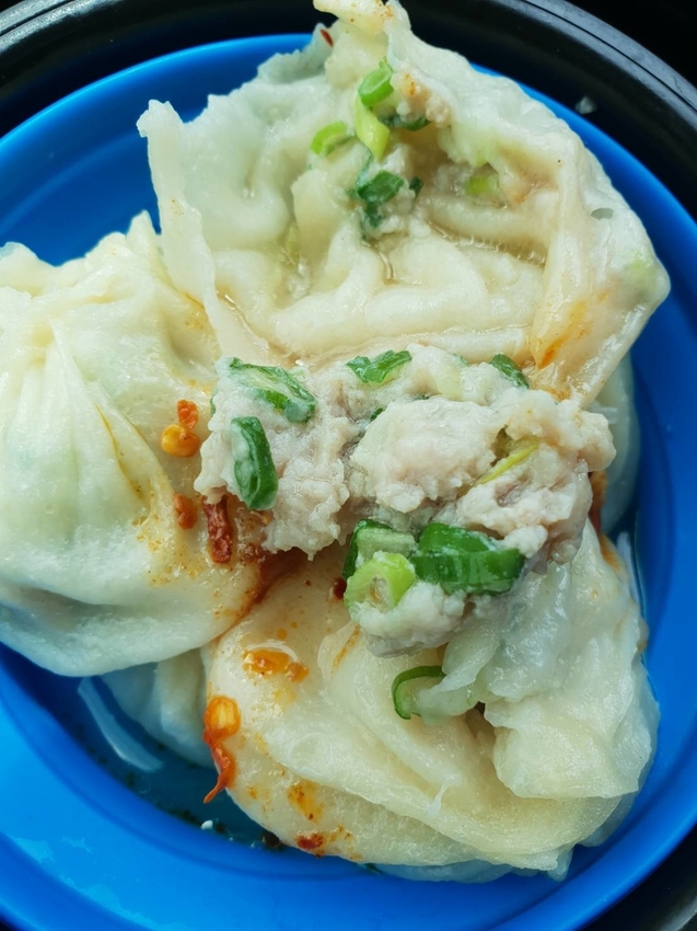 【宜蘭.頭城】德芳御膳坊三星蔥油餅+仙草汁+吉祥鮮肉小籠包+阿丹芋頭牛奶冰+阿婆蔥油餅