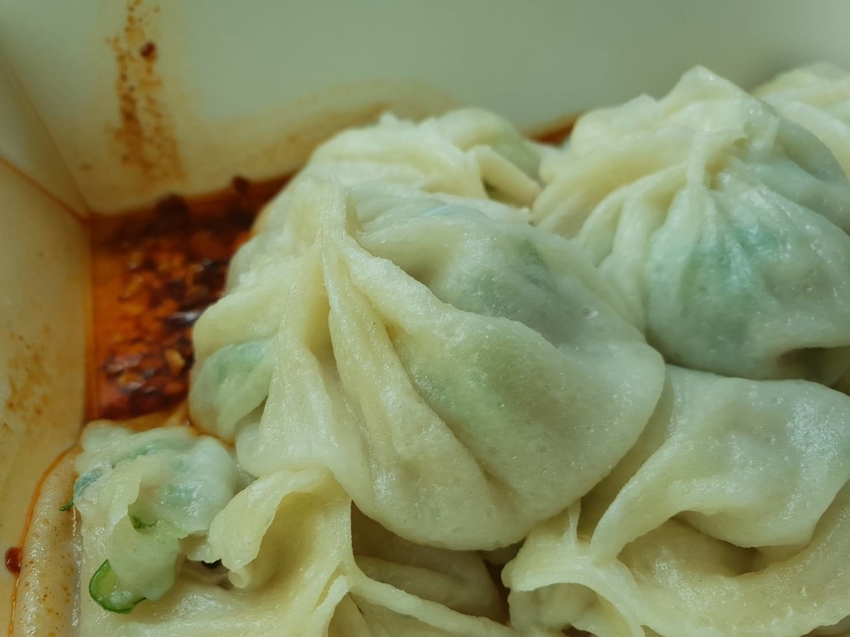 【宜蘭.頭城】德芳御膳坊三星蔥油餅+仙草汁+吉祥鮮肉小籠包+阿丹芋頭牛奶冰+阿婆蔥油餅