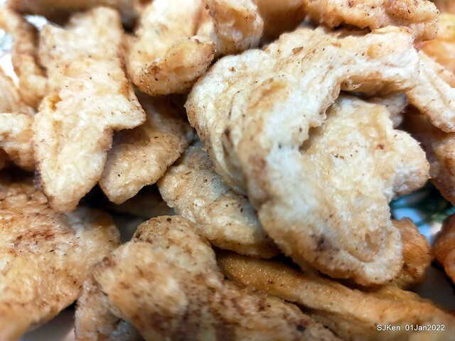 「陳季炸雞石牌店」(Fried Salted Chicken , Tempura & cuttlefish balls, Taiwanese light dishes booth), Taipei, Taiwan, SJKen, Jan 1, 2022. 「陳季炸雞石牌店」(Fried Salted Chicken , Tempura & cuttlefish balls, Taiwanese light dishes booth), Taipei, Taiwan, SJKen, Jan 1, 2022.