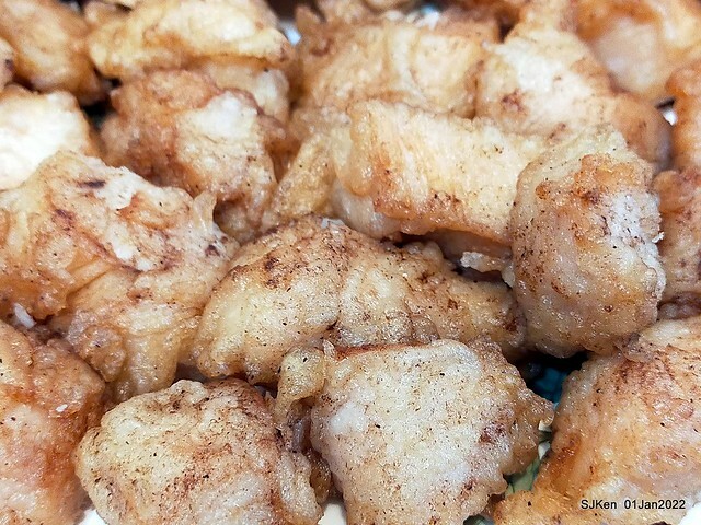 「陳季炸雞石牌店」(Fried Salted Chicken , Tempura & cuttlefish balls, Taiwanese light dishes booth), Taipei, Taiwan, SJKen, Jan 1, 2022. 「陳季炸雞石牌店」(Fried Salted Chicken , Tempura & cuttlefish balls, Taiwanese light dishes booth), Taipei, Taiwan, SJKen, Jan 1, 2022.