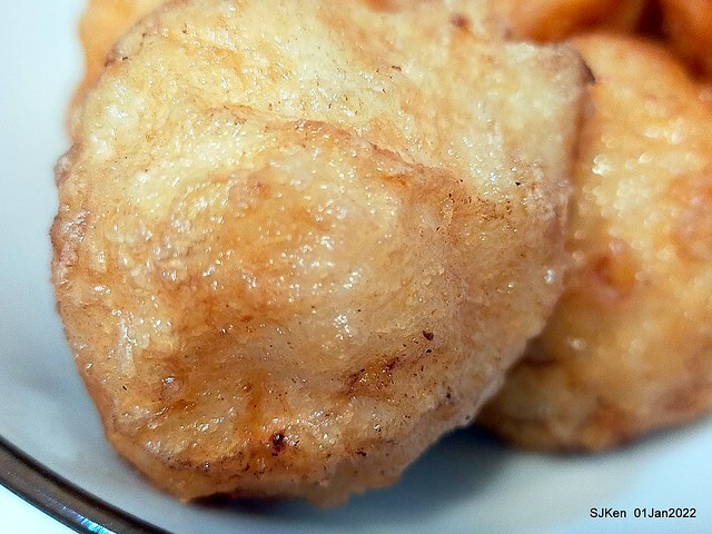 「陳季炸雞石牌店」(Fried Salted Chicken , Tempura & cuttlefish balls, Taiwanese light dishes booth), Taipei, Taiwan, SJKen, Jan 1, 2022. 「陳季炸雞石牌店」(Fried Salted Chicken , Tempura & cuttlefish balls, Taiwanese light dishes booth), Taipei, Taiwan, SJKen, Jan 1, 2022.