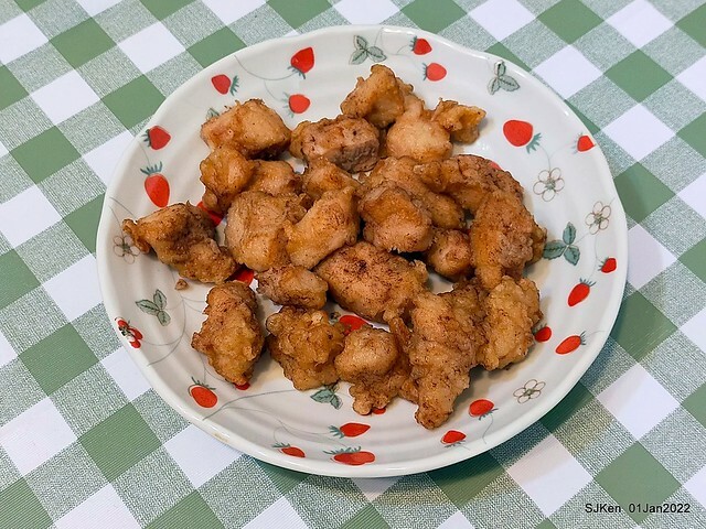 「陳季炸雞石牌店」(Fried Salted Chicken , Tempura & cuttlefish balls, Taiwanese light dishes booth), Taipei, Taiwan, SJKen, Jan 1, 2022. 「陳季炸雞石牌店」(Fried Salted Chicken , Tempura & cuttlefish balls, Taiwanese light dishes booth), Taipei, Taiwan, SJKen, Jan 1, 2022.