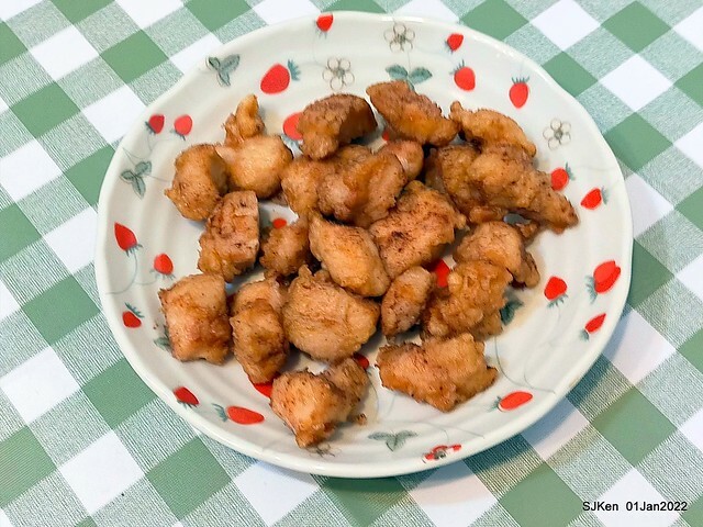 「陳季炸雞石牌店」(Fried Salted Chicken , Tempura & cuttlefish balls, Taiwanese light dishes booth), Taipei, Taiwan, SJKen, Jan 1, 2022. 「陳季炸雞石牌店」(Fried Salted Chicken , Tempura & cuttlefish balls, Taiwanese light dishes booth), Taipei, Taiwan, SJKen, Jan 1, 2022.