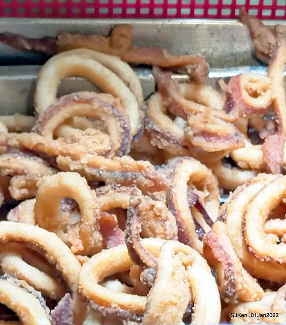 「陳季炸雞石牌店」(Fried Salted Chicken , Tempura & cuttlefish balls, Taiwanese light dishes booth), Taipei, Taiwan, SJKen, Jan 1, 2022. 「陳季炸雞石牌店」(Fried Salted Chicken , Tempura & cuttlefish balls, Taiwanese light dishes booth), Taipei, Taiwan, SJKen, Jan 1, 2022.