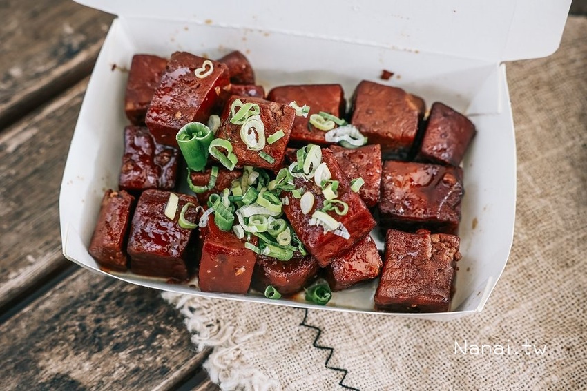 新品熊貓主題餐盒搭配炸霜降牛排萌度指數爆表、迷迭香烤半雞允指回味，熊貓食堂