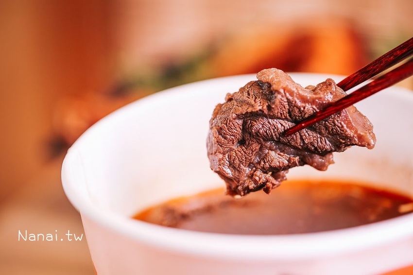 新品熊貓主題餐盒搭配炸霜降牛排萌度指數爆表、迷迭香烤半雞允指回味，熊貓食堂