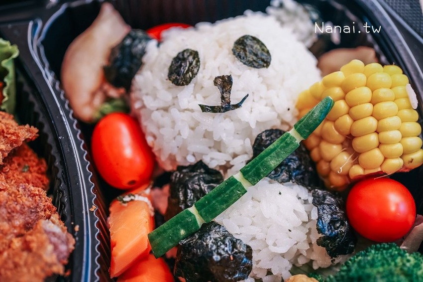 新品熊貓主題餐盒搭配炸霜降牛排萌度指數爆表、迷迭香烤半雞允指回味，熊貓食堂