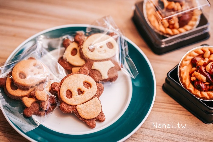 新品熊貓主題餐盒搭配炸霜降牛排萌度指數爆表、迷迭香烤半雞允指回味，熊貓食堂