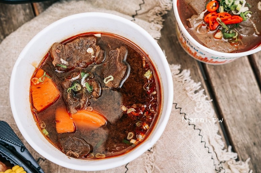 新品熊貓主題餐盒搭配炸霜降牛排萌度指數爆表、迷迭香烤半雞允指回味，熊貓食堂