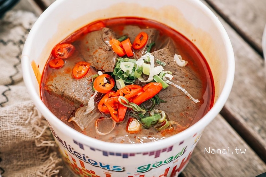 新品熊貓主題餐盒搭配炸霜降牛排萌度指數爆表、迷迭香烤半雞允指回味，熊貓食堂