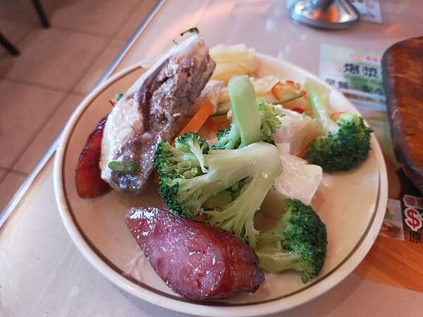 桃園八德貴族世家~排餐+超值沙拉吧~給您平實的價格~最舒適的