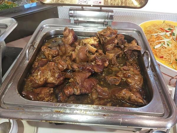 桃園八德貴族世家~排餐+超值沙拉吧~給您平實的價格~最舒適的