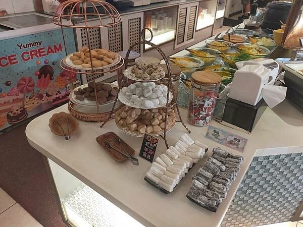 桃園八德貴族世家~排餐+超值沙拉吧~給您平實的價格~最舒適的