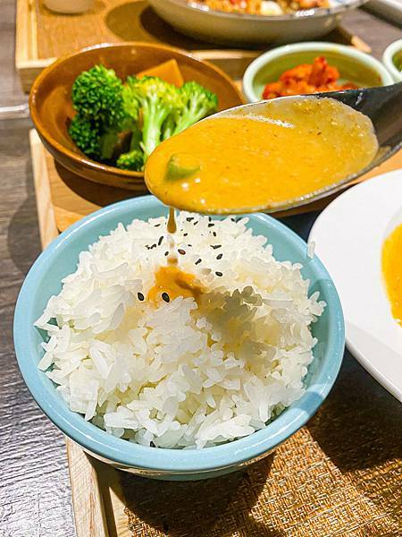 (台北松江南京站)泰舍泰式料理第一店 中山區捷運站美食 米塔集團新開幕異國料理 一人也可享用泰式定食 大份量好吃cp值高