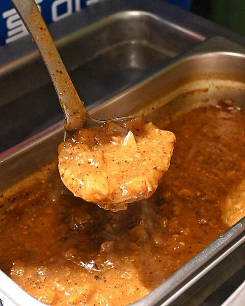 大港參貳牛排館∥鹽埕區美食∥超夯復古平價牛排館∥肉食族雙拼好超值∥玉米濃湯必喝∥一到用餐時段滿滿人潮