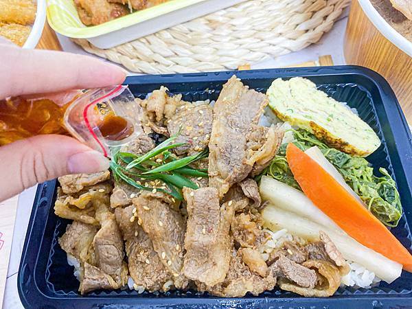 (台北西門町站)櫻木食堂 台北萬華西門町外帶日式定食美食推薦 日本廚師傳達道地的日本料理 咖哩豬排燒肉丼飯可樂餅滿滿日式風味又好吃