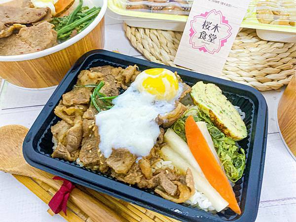 (台北西門町站)櫻木食堂 台北萬華西門町外帶日式定食美食推薦 日本廚師傳達道地的日本料理 咖哩豬排燒肉丼飯可樂餅滿滿日式風味又好吃
