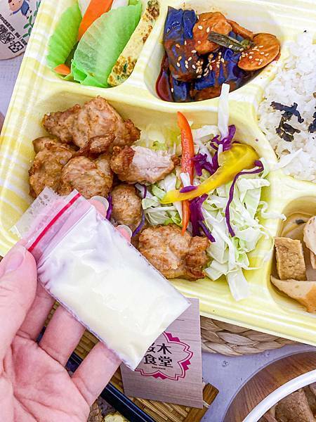 (台北西門町站)櫻木食堂 台北萬華西門町外帶日式定食美食推薦 日本廚師傳達道地的日本料理 咖哩豬排燒肉丼飯可樂餅滿滿日式風味又好吃