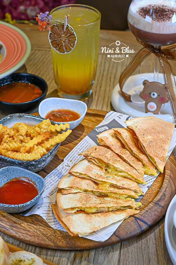 台中森林系餐廳，義大利麵、下午茶甜點、超萌棉花糖，寵物友善餐廳-妮妮布魯