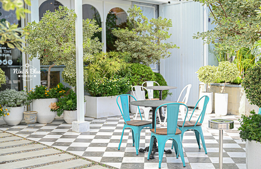 雛菊見DAISY HOUSE |台中南屯森林系美翻餐廳，防疫四人餐只要870元再送手做馬林糖 Nini and Blue 玩樂食記