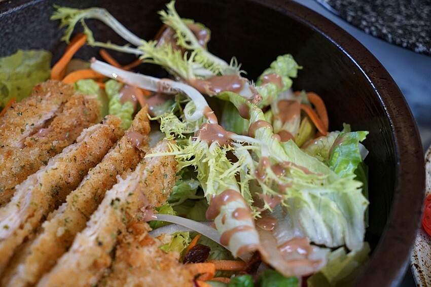 台中超夢幻浮誇森林系義式餐廳，全天候供餐、亦有多人分享餐，再被超萌布丁熊包圍，走一趟尖叫吃好吃滿~（