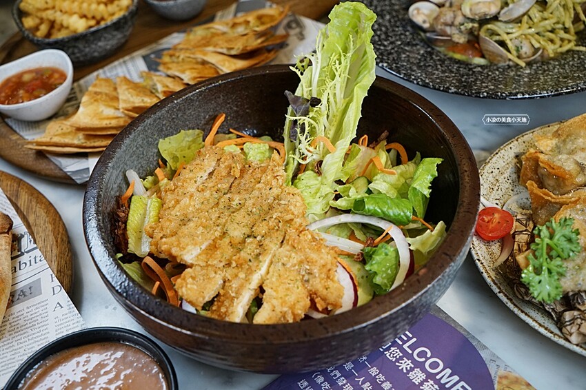 台中超夢幻浮誇森林系義式餐廳，全天候供餐、亦有多人分享餐，再被超萌布丁熊包圍，走一趟尖叫吃好吃滿~（