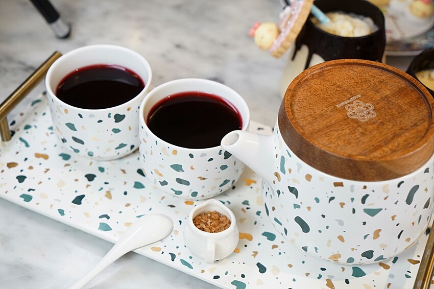 台中超夢幻浮誇森林系義式餐廳，全天候供餐、亦有多人分享餐，再被超萌布丁熊包圍，走一趟尖叫吃好吃滿~（