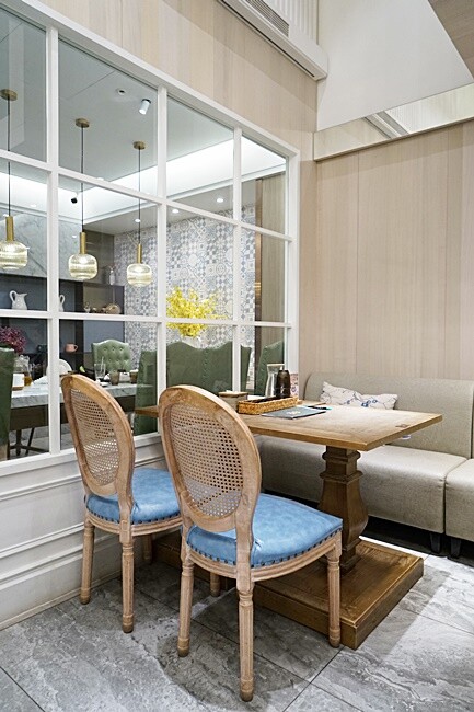 台中超夢幻浮誇森林系義式餐廳，全天候供餐、亦有多人分享餐，再被超萌布丁熊包圍，走一趟尖叫吃好吃滿~（