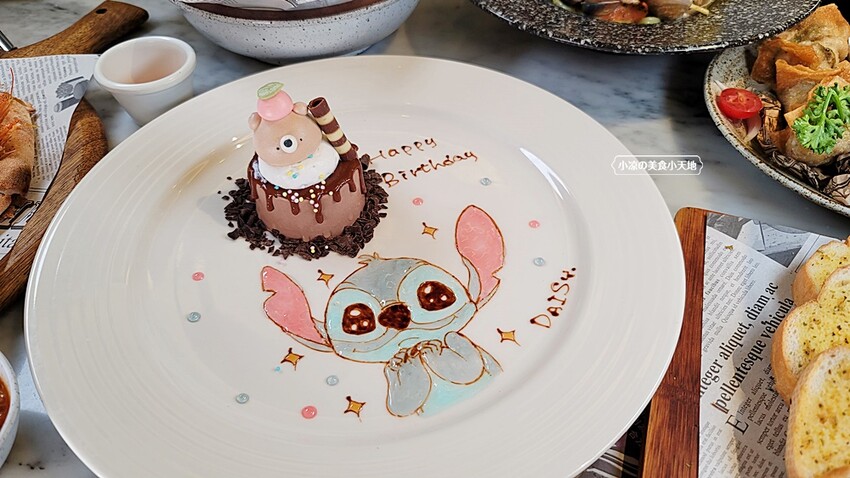 台中超夢幻浮誇森林系義式餐廳，全天候供餐、亦有多人分享餐，再被超萌布丁熊包圍，走一趟尖叫吃好吃滿~（