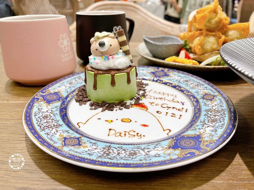 雛菊見Daisy House 台中南屯店，森林系網美超浮誇下午茶，比頭還大的超萌小熊棉花糖鬆餅 - Cyndi love’s享食天堂