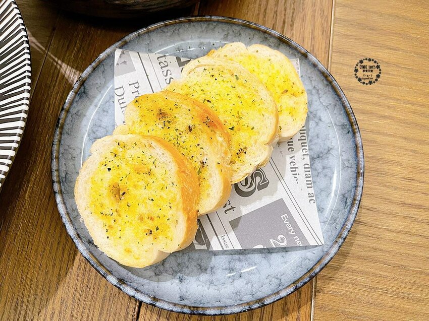 雛菊見Daisy House 台中南屯店，森林系網美超浮誇下午茶，比頭還大的超萌小熊棉花糖鬆餅 - Cyndi love’s享食天堂