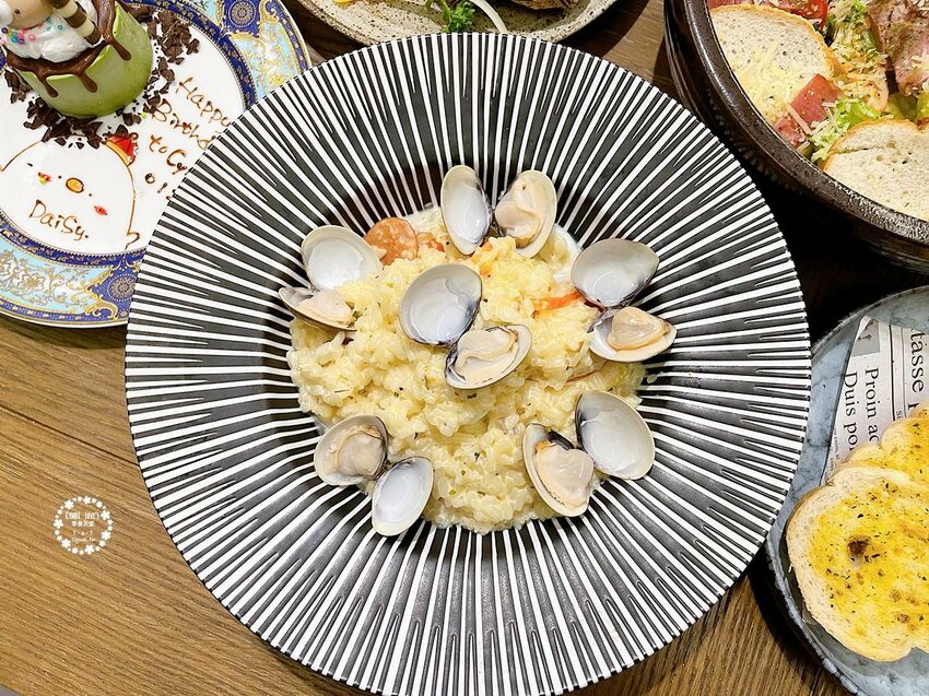 雛菊見Daisy House 台中南屯店，森林系網美超浮誇下午茶，比頭還大的超萌小熊棉花糖鬆餅 - Cyndi love’s享食天堂