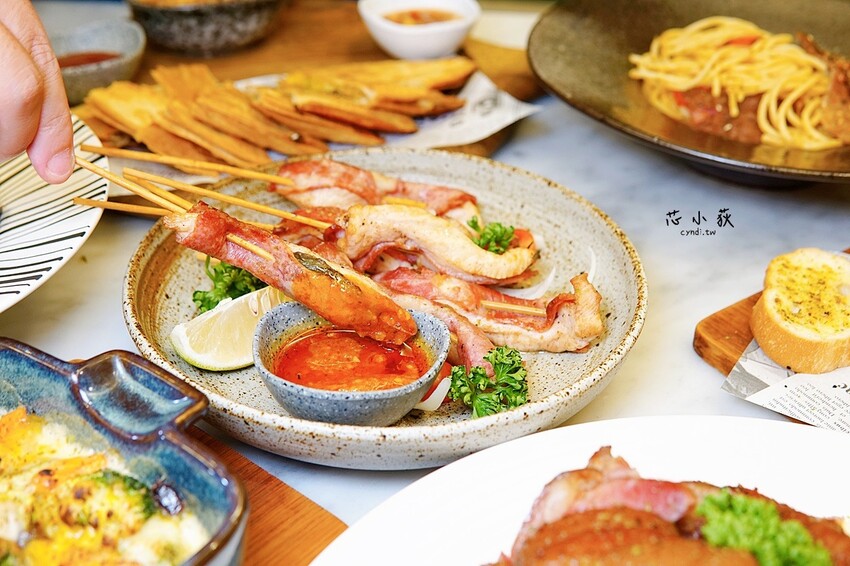 雛菊見DAISY HOUSE 台中南屯店，森林系網美特色餐廳，首創客製化畫盤生日慕斯壽星優惠，晚餐慶祝更浪漫，分享餐749元起 - Cyndni loves享食天堂