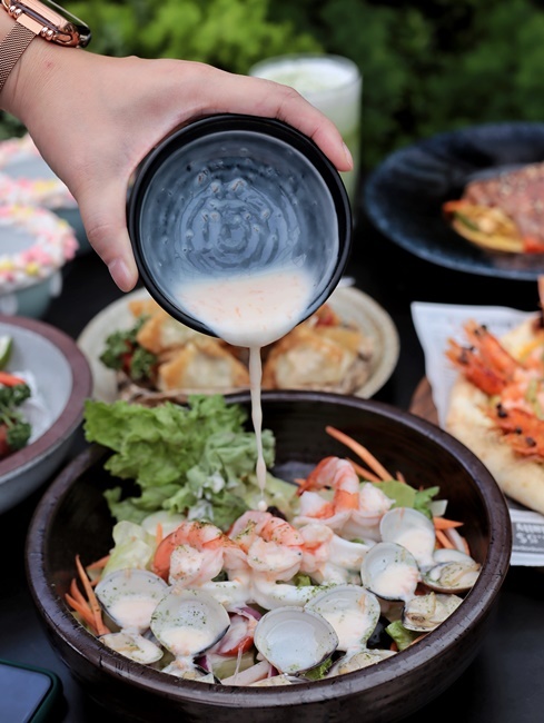 【台中食記】南屯最新熱門餐廳『雛菊見DAISY HOUSE』新開幕!森林系歐風超美裝潢好拍度爆表,棉花糖鬆餅超浮誇,當月壽星點分享餐送慕斯蛋糕!