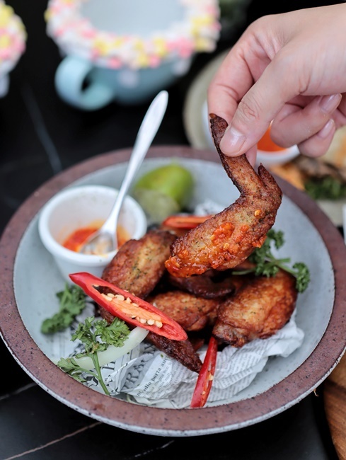 【台中食記】南屯最新熱門餐廳『雛菊見DAISY HOUSE』新開幕!森林系歐風超美裝潢好拍度爆表,棉花糖鬆餅超浮誇,當月壽星點分享餐送慕斯蛋糕!