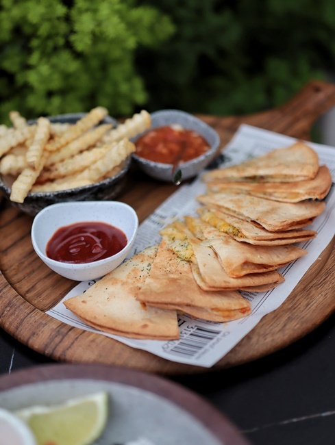 【台中食記】南屯最新熱門餐廳『雛菊見DAISY HOUSE』新開幕!森林系歐風超美裝潢好拍度爆表,棉花糖鬆餅超浮誇,當月壽星點分享餐送慕斯蛋糕!